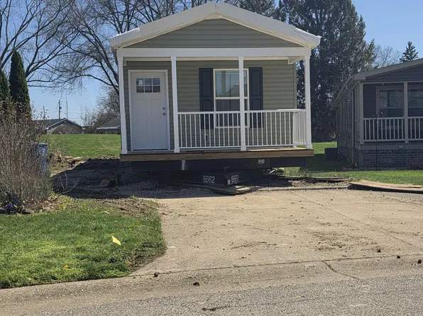 35 C St SW #35, Navarre, OH 44662