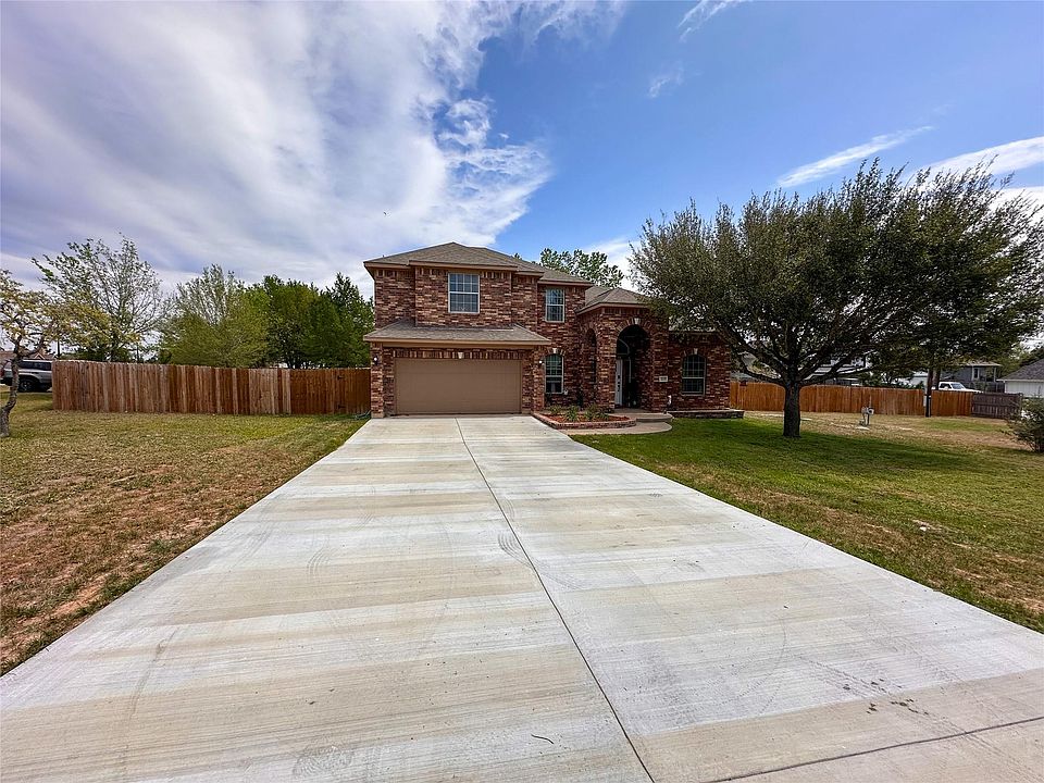 1st image of 237 Cardinal Dr