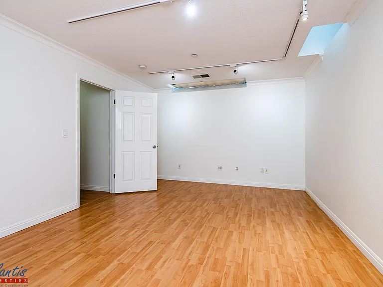982 La Mesa Ter #A — Photo 14