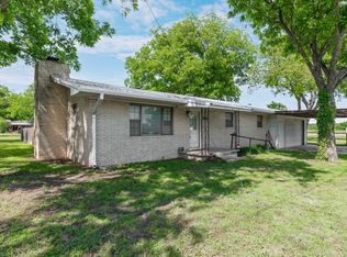 302 S Broadway St, Blanket, TX 76432