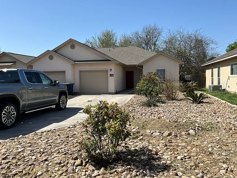 927 Misty Acres Dr — Photo 8