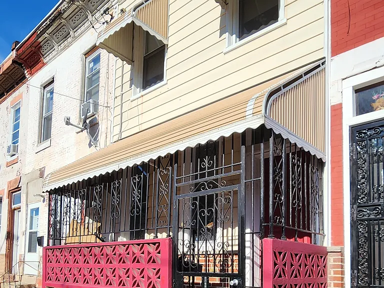 725 W Huntingdon St — Photo 1