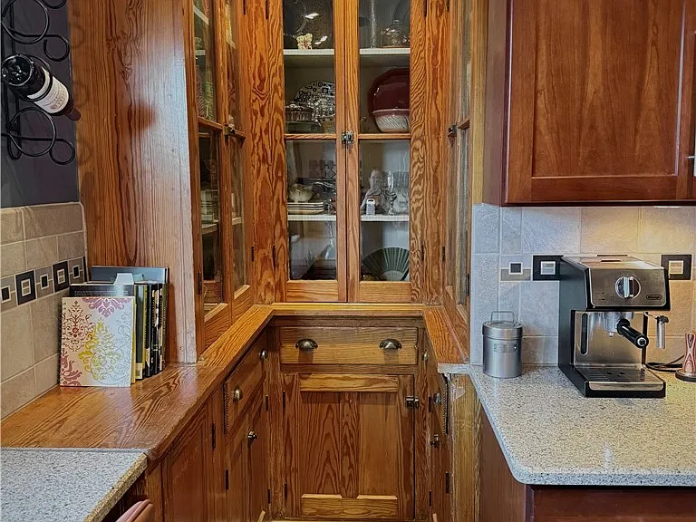 118 Ashland Ave — Photo 17