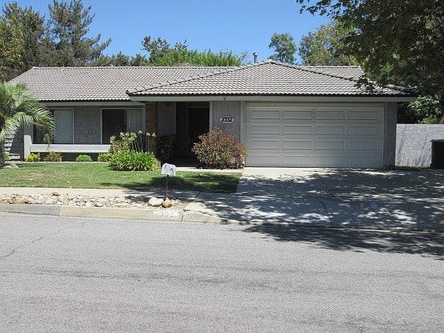 1st image of 2332 Bonnie Brae Ave