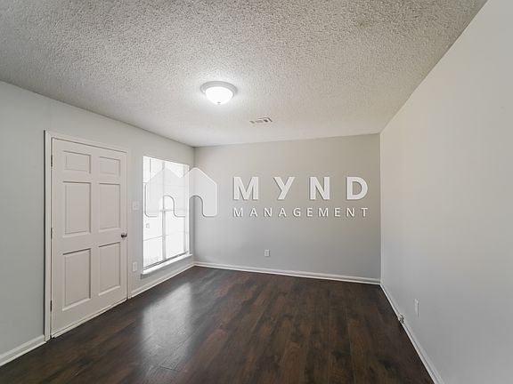 2nd image of 3632 Skylark Dr