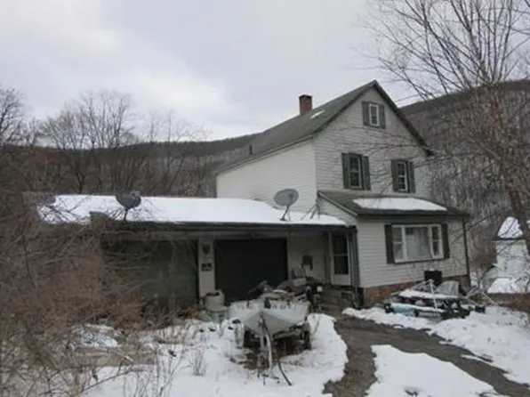 2115 Schuylkill Ave, Renovo, PA 17764