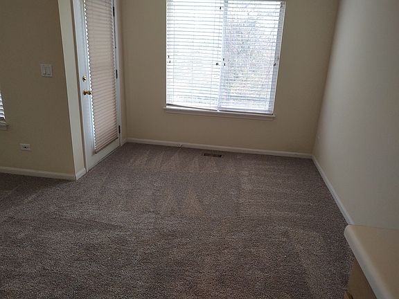 4th image of 325 Crestview Dr Unit A