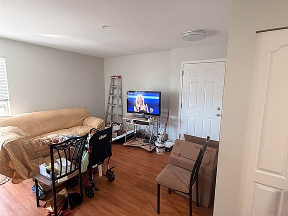 3rd image of 688 E 56th Ave #302