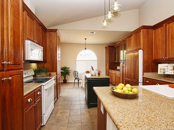 5th image of 944 Portside Cir