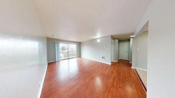 1627 High Street — Photo 2