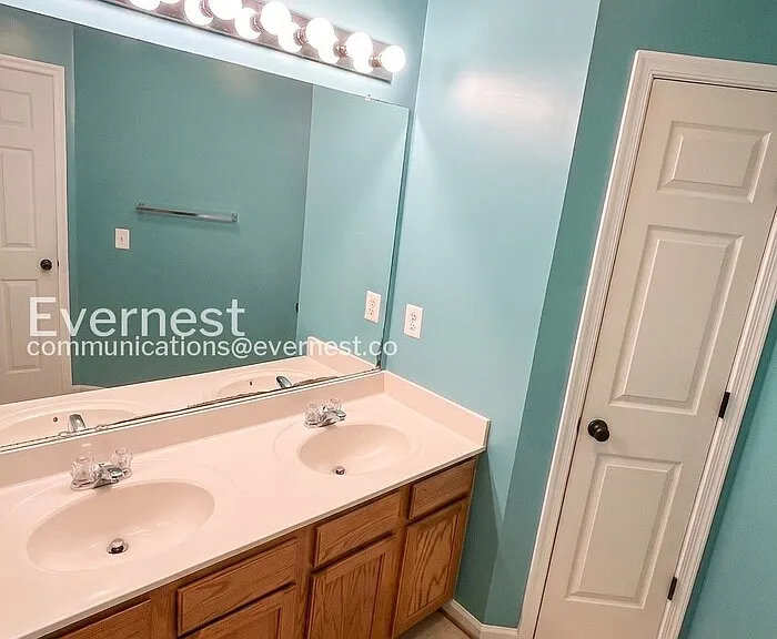 8348 Middle Ruddings Dr — Photo 16