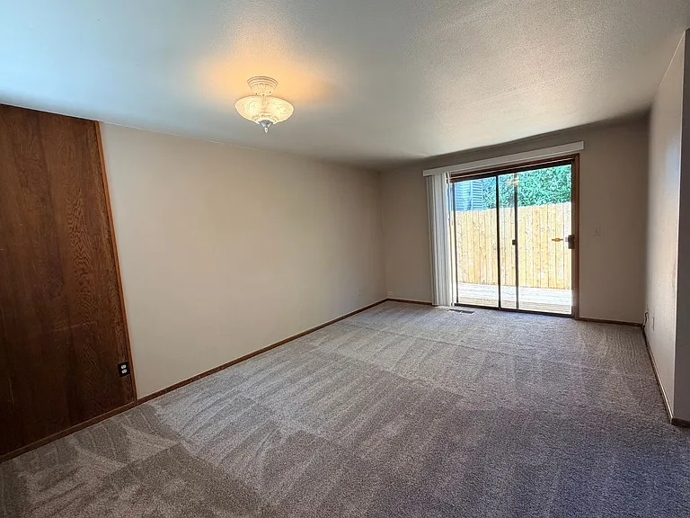 Two Bedroom Duplex in South Salem — Photo 6