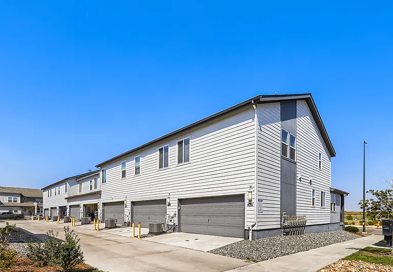 4761 Memphis St — Photo 15