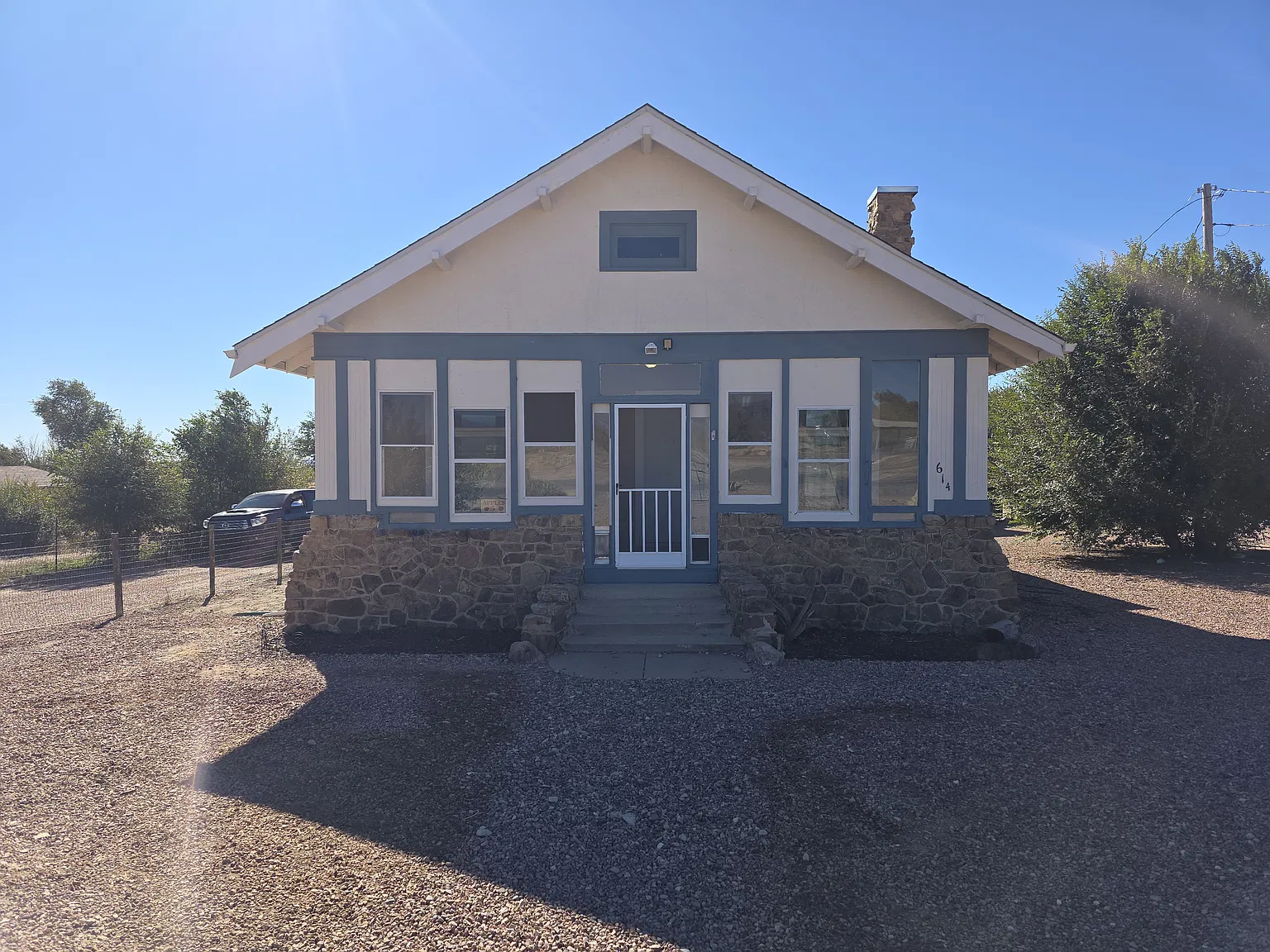 3 bed, 1936 sqft, $1,800 — Photo 1
