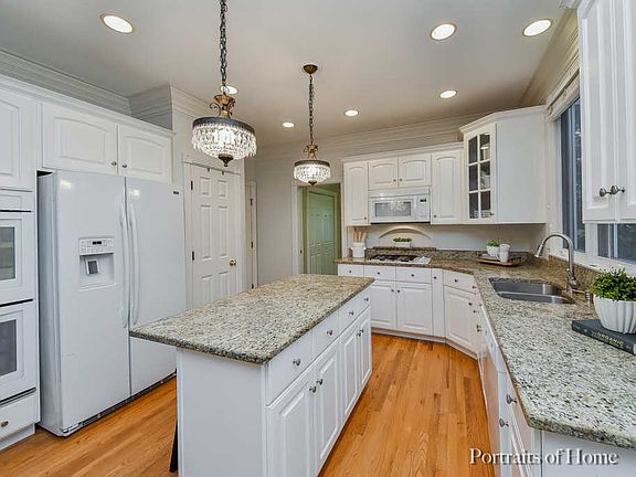 4th image of 915 E Parkview Dr