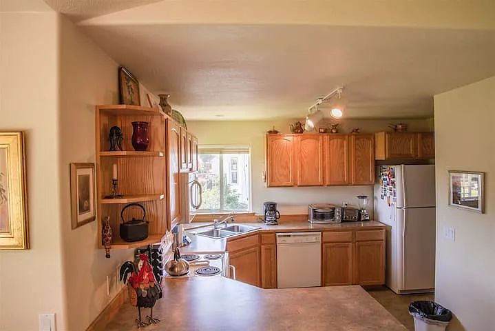8868 N Huntington Ct — Photo 16