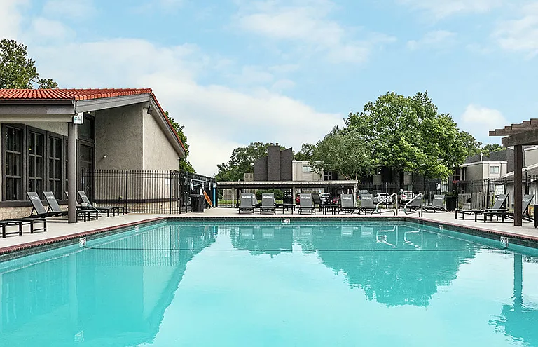 The Club at Indian Creek Apartment Homes — Photo 23