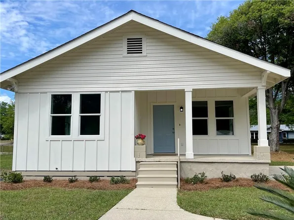 57 Willie Crook Ave, Satsuma, AL 36572