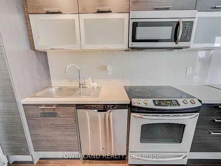 386 Yonge St #3401 — Photo 7