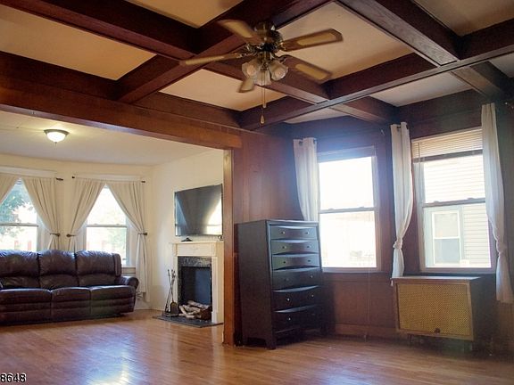 4th image of 23 N Gaston Ave