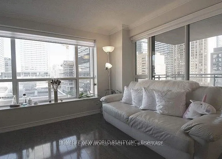 887 Bay St #804 — Photo 2
