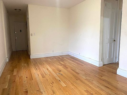 2nd image of 559 W 156th St #6F