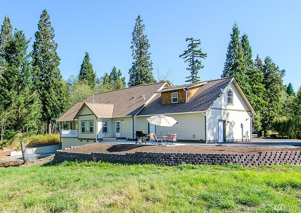 2nd image of 6173 Garrett Ln