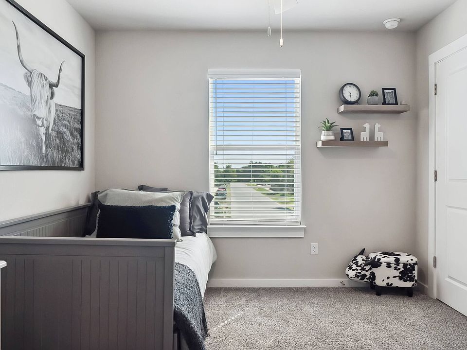 1st image of 520 Powell Dr #1301