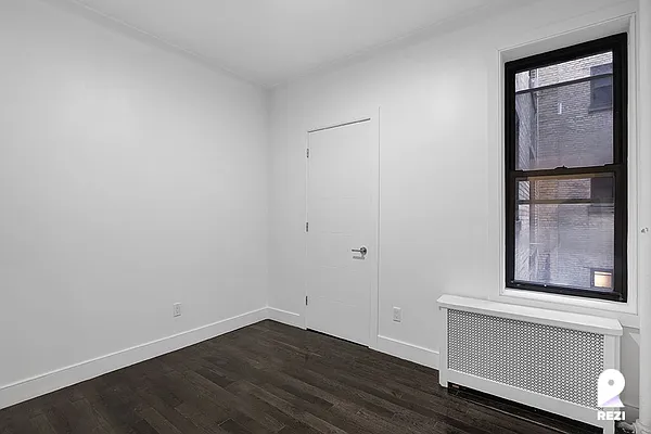 Rented by REZI | media 22