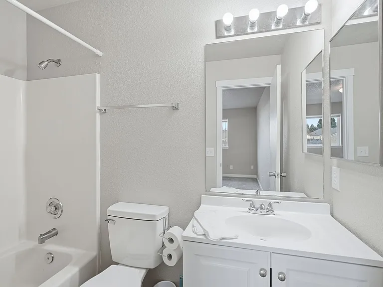 216 W 23rd Ave #C — Photo 10