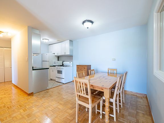 4th image of 920 Jonathon Ct #6-305