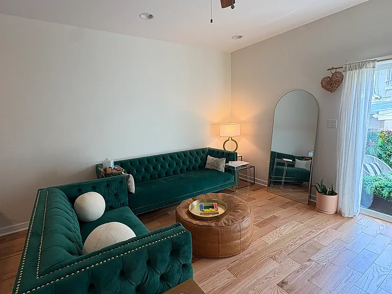 2516 Grays Ferry Ave — Photo 15