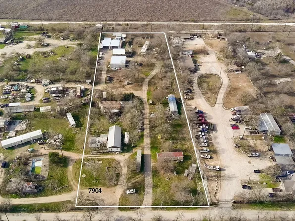 7904 Dee Gabriel Collins Rd #B, Austin, TX 78744