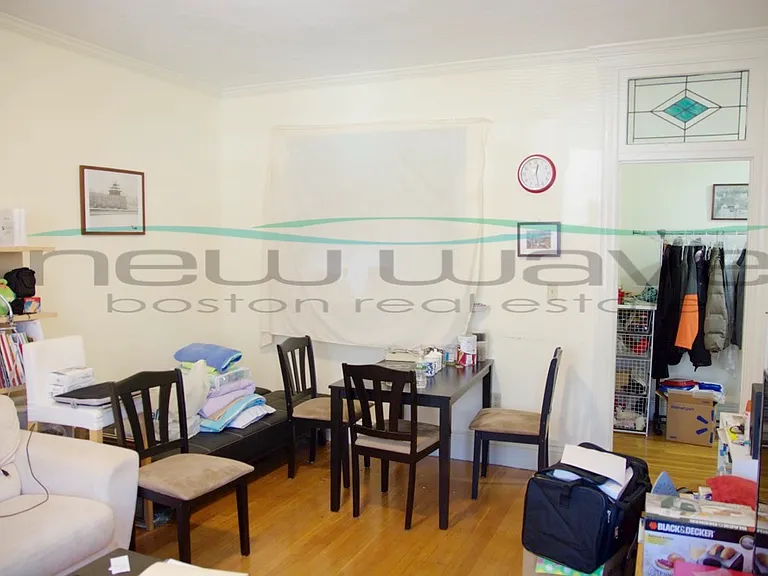100 Queensberry St #6 — Photo 7