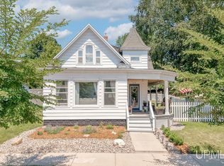 610 W Hughitt St, Iron Mountain, MI 49801