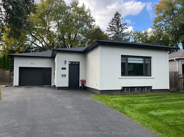 32 Davidson Rd, Aurora, ON L4G 2B1