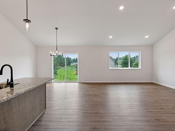 2nd image of 4944 River Oaks Rd