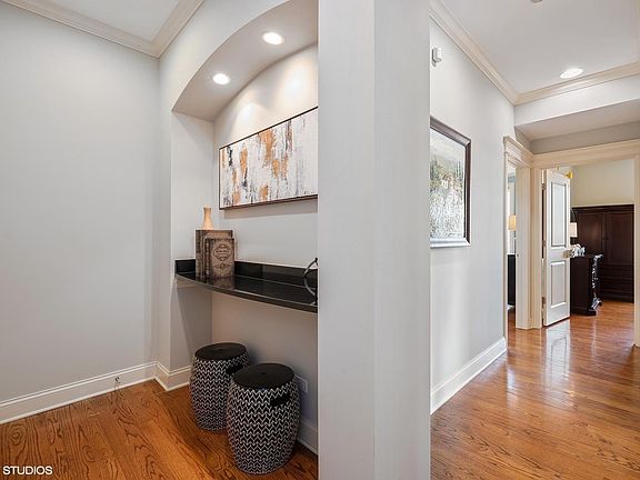 3rd image of 3823 N Ashland Ave #502