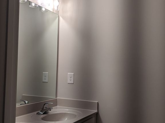 3rd image of 381 Omnia Ct