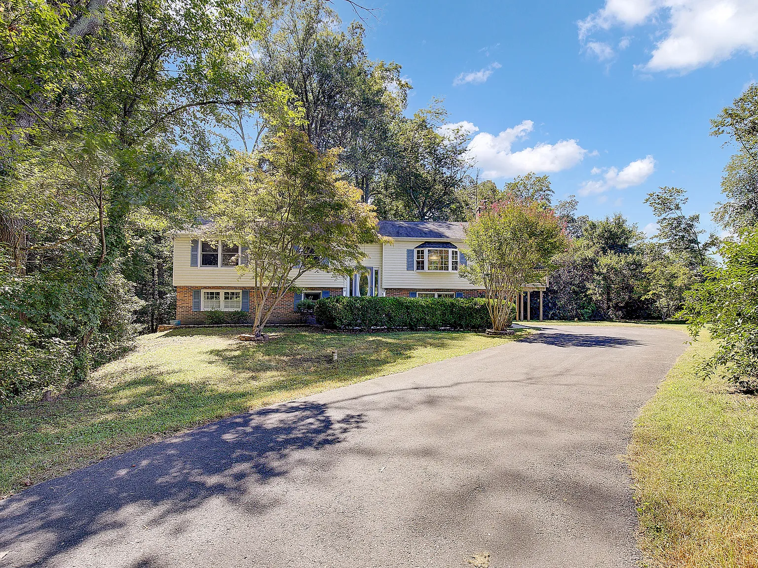 5 bed, 2258 sqft, $3,400 — Photo 4