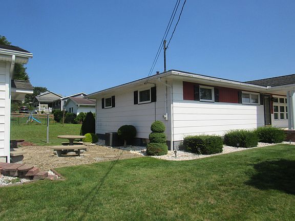 4th image of 300 Hospital Ave