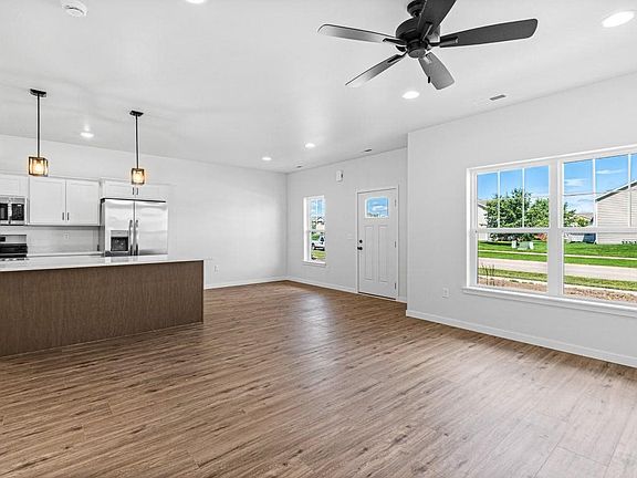 5th image of 2303 Water Tower Pl