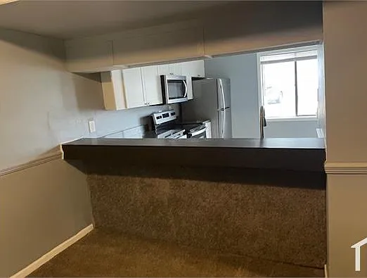 6076 Regent Mnr — Photo 10
