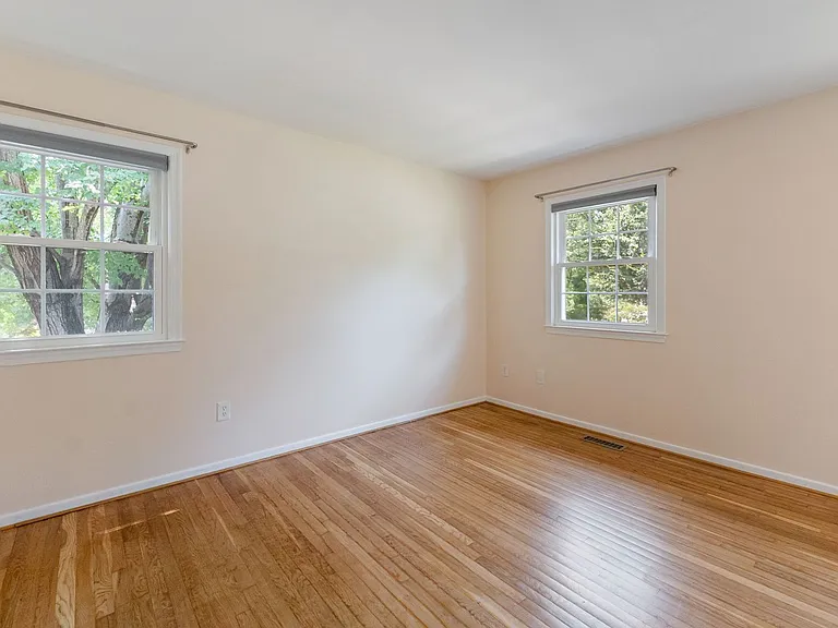1731 Tamerisk Ct — Photo 11
