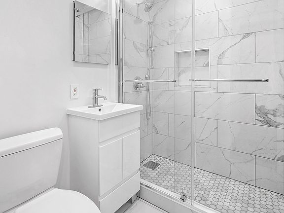 5th image of 200 Central Park S APT 10F