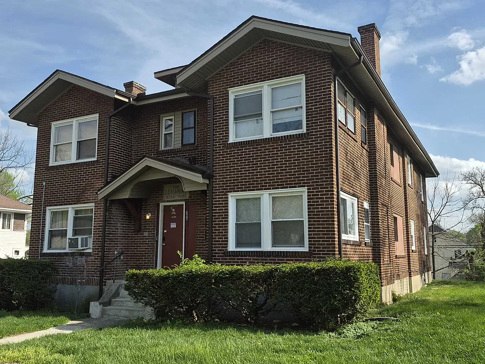 300 Oxford Ave #2