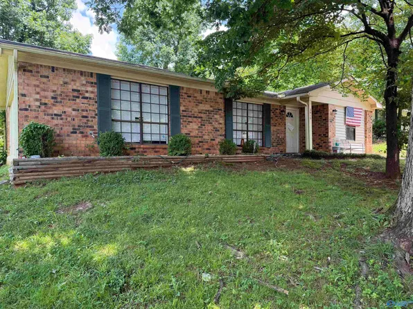 3910 Fair Oak Ln SW, Huntsville, AL 35805