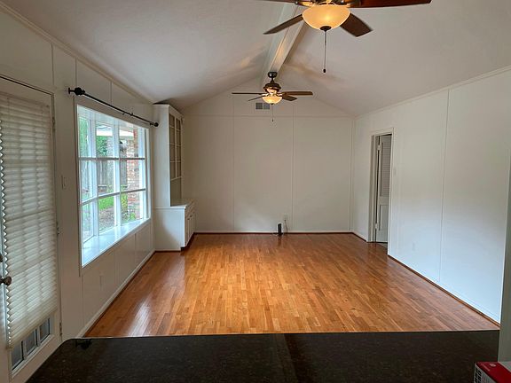 Living Room picture taken from the Kitchen