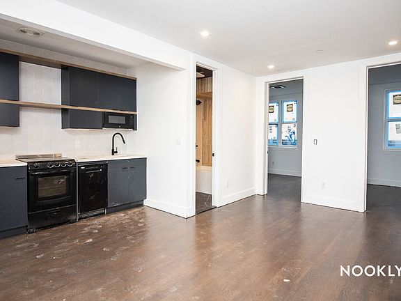 2nd image of 115 Clifton Pl #5