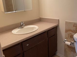 1800 Haslett Rd #17, East Lansing, MI 48823